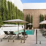 H10 Palacio Colomera Отель 4*