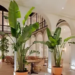 H10 Palacio Colomera Отель 4*