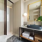 H10 Palacio Colomera Отель