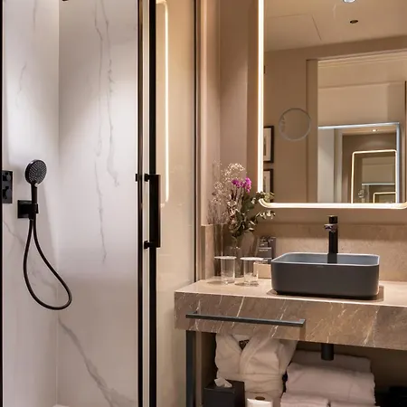 Hotel H10 Palacio Colomera 4*