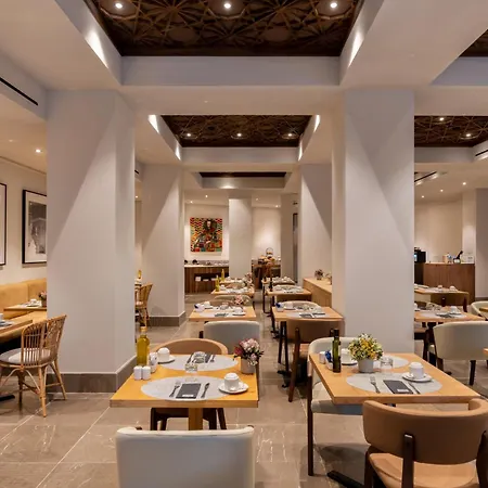 Hotel H10 Palacio Colomera 4*