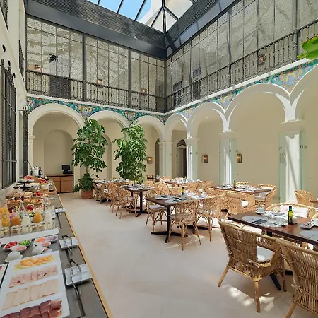 H10 Palacio Colomera 酒店