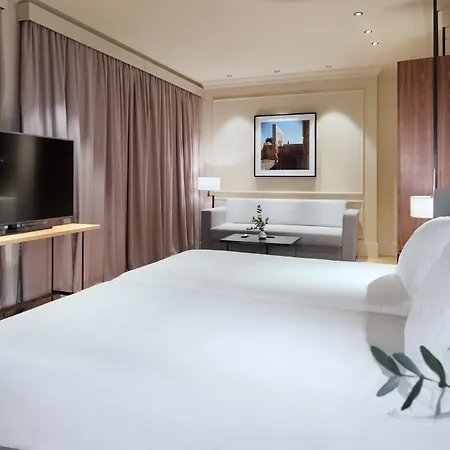 H10 Palacio Colomera Hotel 4*